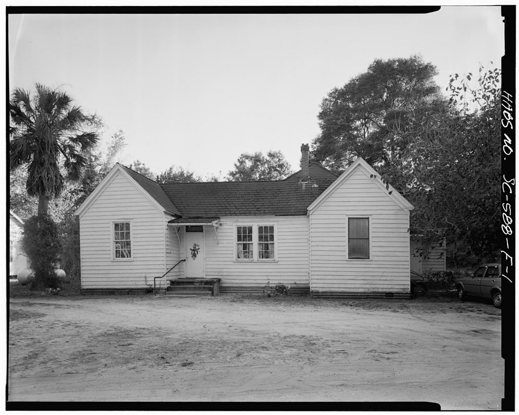 Penn School Historic District, Cedar Cottage, SC Route 37, 1 mile South of Frogmore, St. Helena Island, Frogmore, Beaufort County, SC